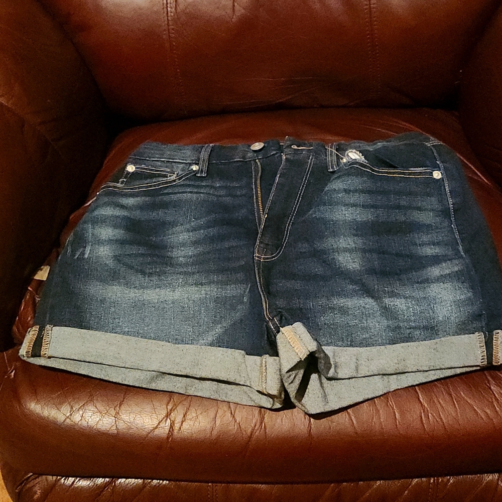 NO Boundaries Shorts